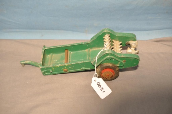 OLIVER MANURE SPREADER