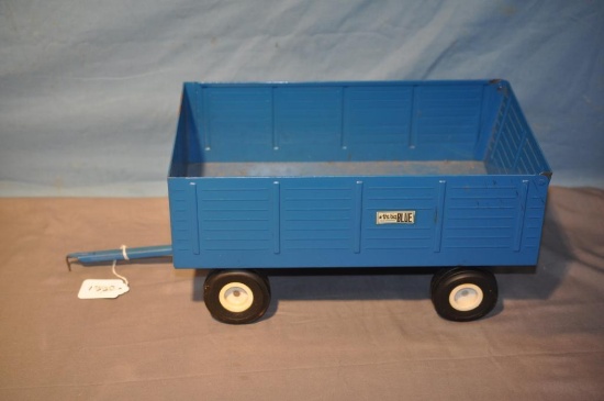 ERTL 1/12TH SCALE BIG BLUE WAGON