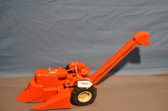 ERTL 1/16THSCALE AC WD-45 TRACTOR W/CUSTOM 2-ROW PICKER