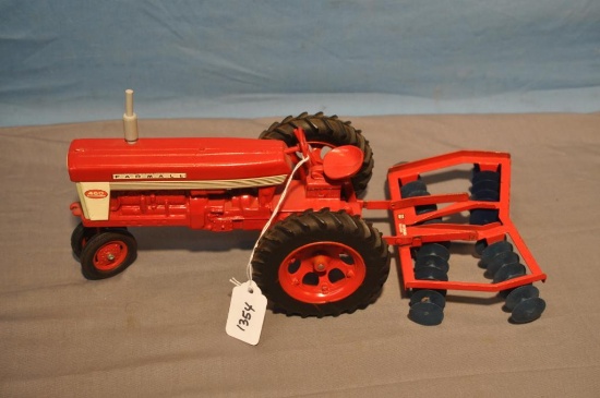 ERTL 1/16TH SCALE FARMALL 460 TRACTOR W/DISC