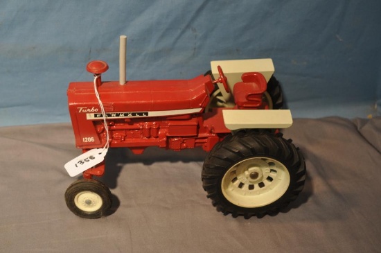 ERTL 1/16TH SCALE FARMALL 1206 TURBO TRACTOR