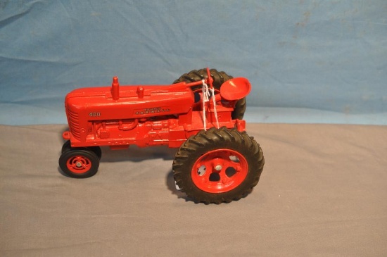 1/16TH SCALE FARMALL 400 TRACTOR