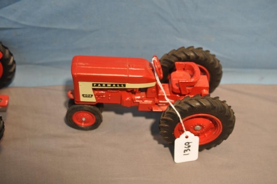 1/16TH SCALE FARMALL 404 TRACTOR