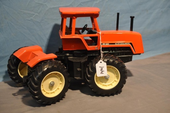 ERTL 1/16TH SCALE AC 4W-220 4WD TRACTOR