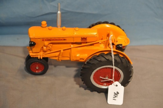 COTTONWOOD ACRES 1/16TH SCALE MM U TRACTOR