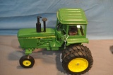 ERTL 1/16TH SCALE JD TRACTOR