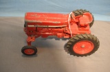 ERTL 1/16TH SCALE IH 504 TRACTOR