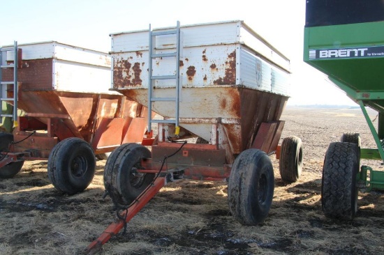 Behlen 300 bu. Gravity wagon