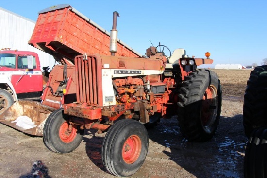 1966 Farmall 806 diesel tractor