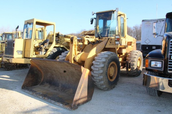 Case 621B wheel loader