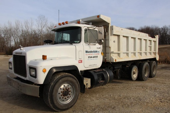 2000 Mack RD688S tandem axle dump truck