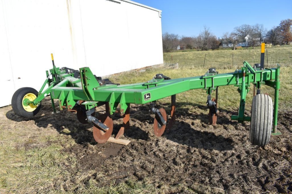 1997 John Deere 915 7 Shank 3 Pt V Ripper Farm Machinery Implements Tillage Equipment Rippers Online Auctions Proxibid