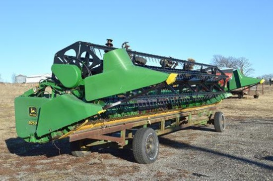 2001 John Deere 925F 25' grain platform