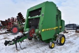 John Deere 566 round baler