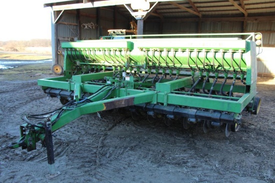 John Deere 750 15' grain drill