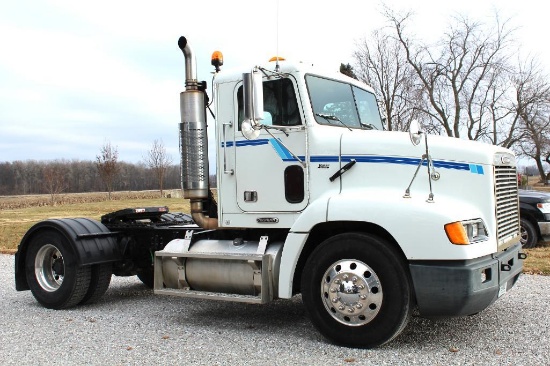 2001 Freightliner daycab single-axle truck
