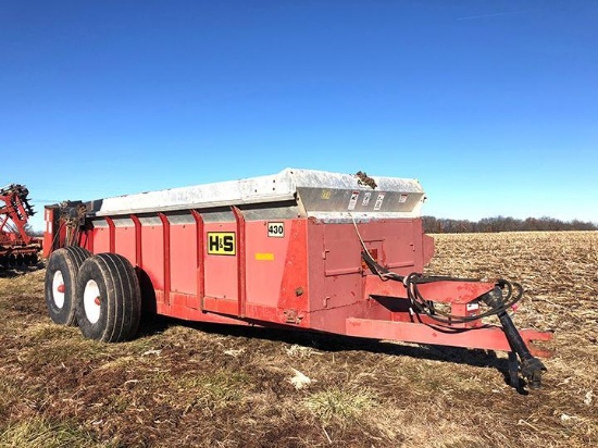 H&S W430 tandem axle manure spreader