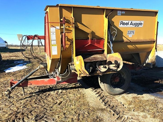 Knight Reel Auggie 3375 feed wagon