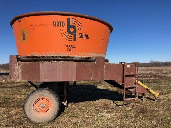 Roto Grind 760 hay grinder
