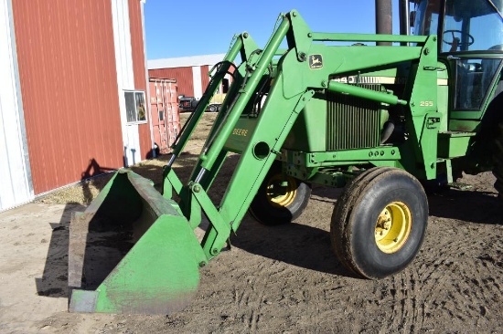 John Deere 265 self-leveling loader