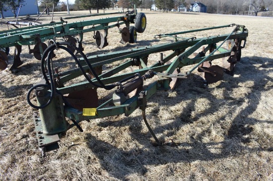 John Deere 5-bottom plow