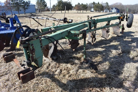 John Deere 1350-1450 5-bottom plow