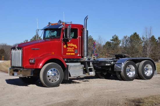 2000 Kenworth T8000 daycab truck
