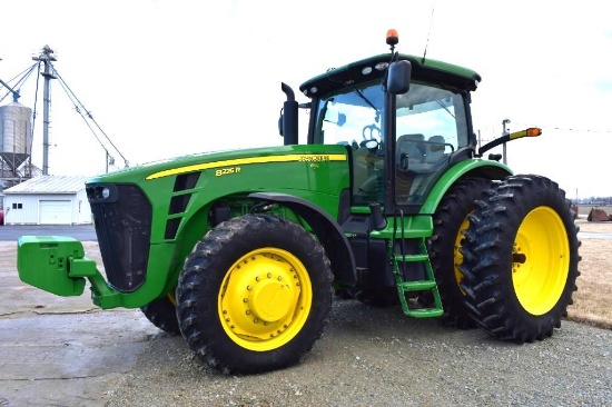 2010 John Deere 8225R MFWD tractor