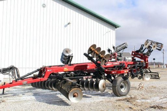 Case IH 870 9-shank disc-ripper