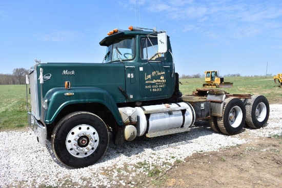 1987 Mack RW600 day cab semi