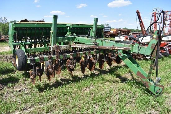 John Deere 515 15' grain drill