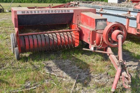 Massey Ferguson 124 square baler