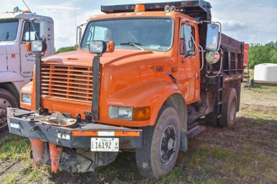 1998 International 4900 dump truck