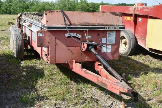 Gehl MS325 manure spreader