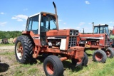 1980 IH 1486 2wd tractor