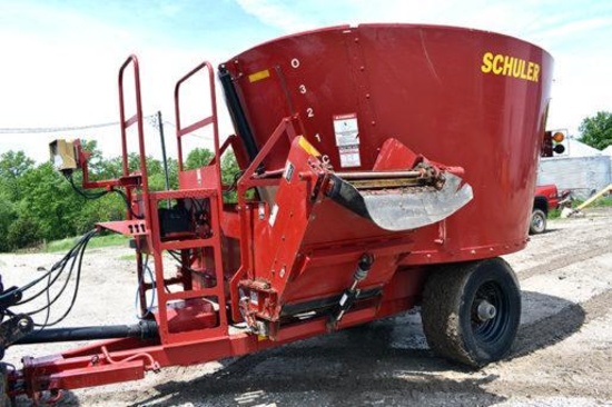 2012 Schuler 6020 TMR mixer feed wagon