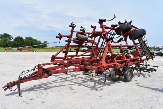 Case IH 4800 24' field cultivator