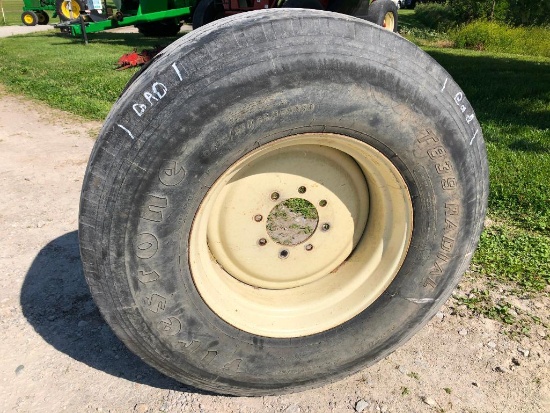 Firestone 425/65R22.5 tire and wheel
