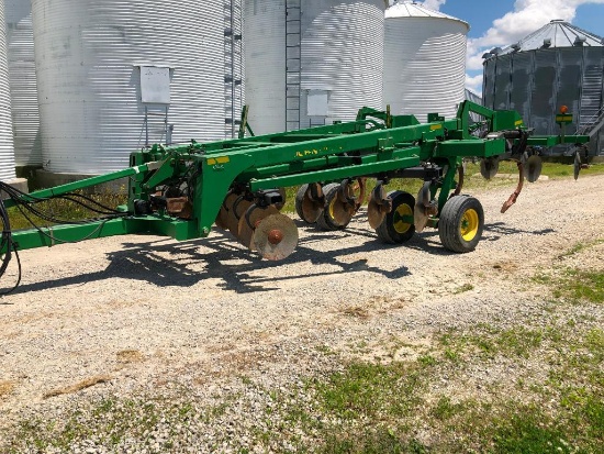 2005 John Deere 2700 5-shank 12'6" disk ripper