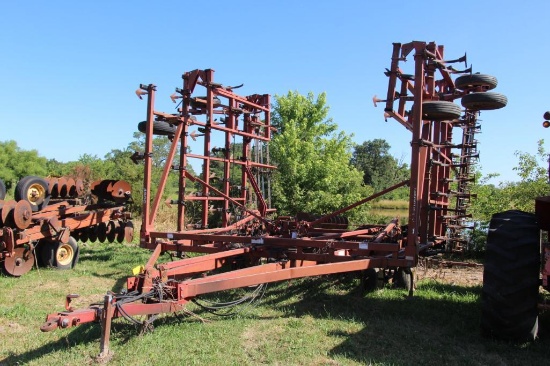 Case IH 4900 52' field cultivator