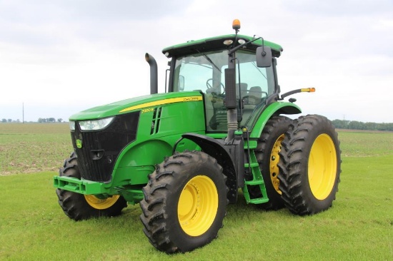 2013 John Deere 7200R MFWD tractor