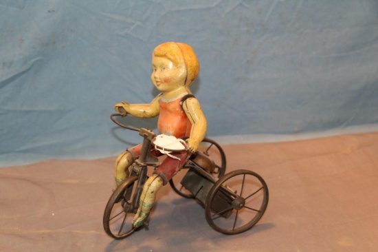 Wind-up tricycle toy
