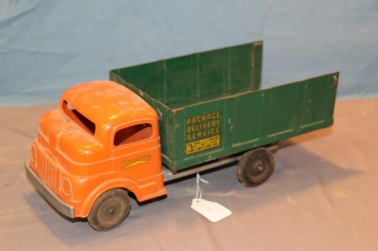 Structo Toys package delivery truck
