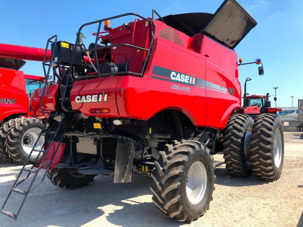 13 Case Ih 7130 Combine Farm Machinery Implements Online Auctions Proxibid