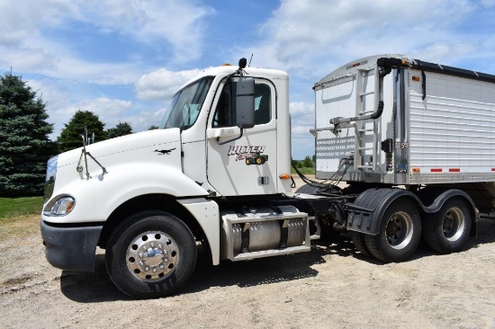 2003 Freightliner Columbia 120 daycab semi