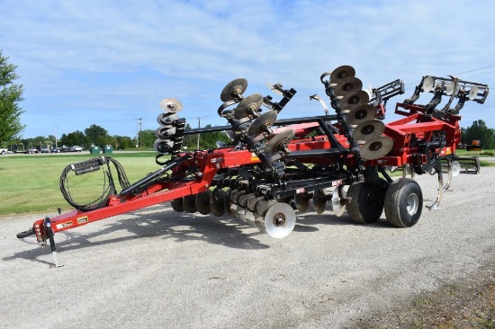 2012 Case IH 870 22' 11-shank disk ripper