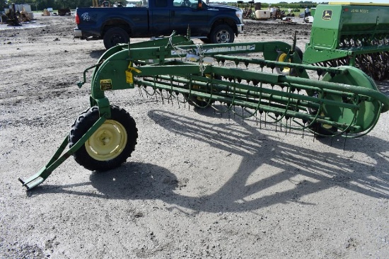 John Deere 672 5 bar hay rake