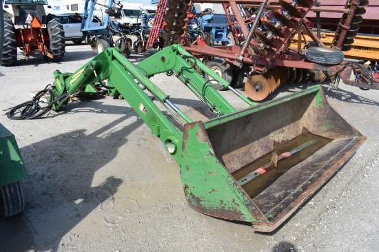 John Deere 741 loader