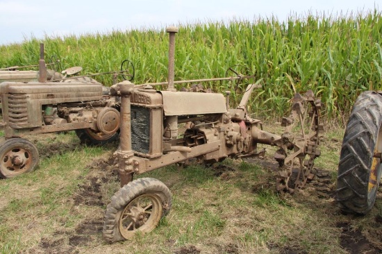 John Deere Unstyled B tractor