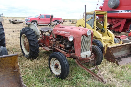 Ford 601 Workmaster tractor